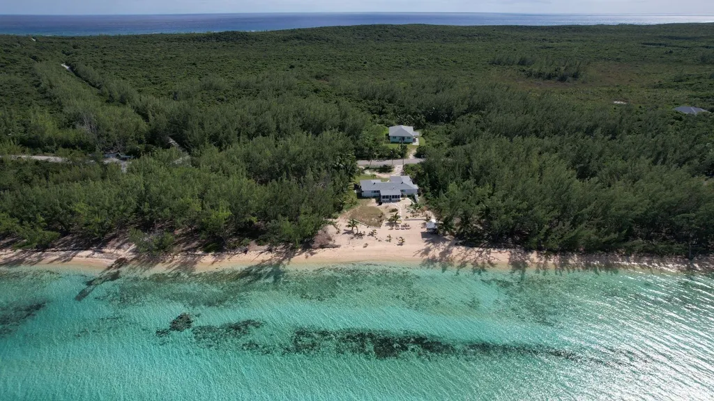 Tarpum Bay Eleuthera BS