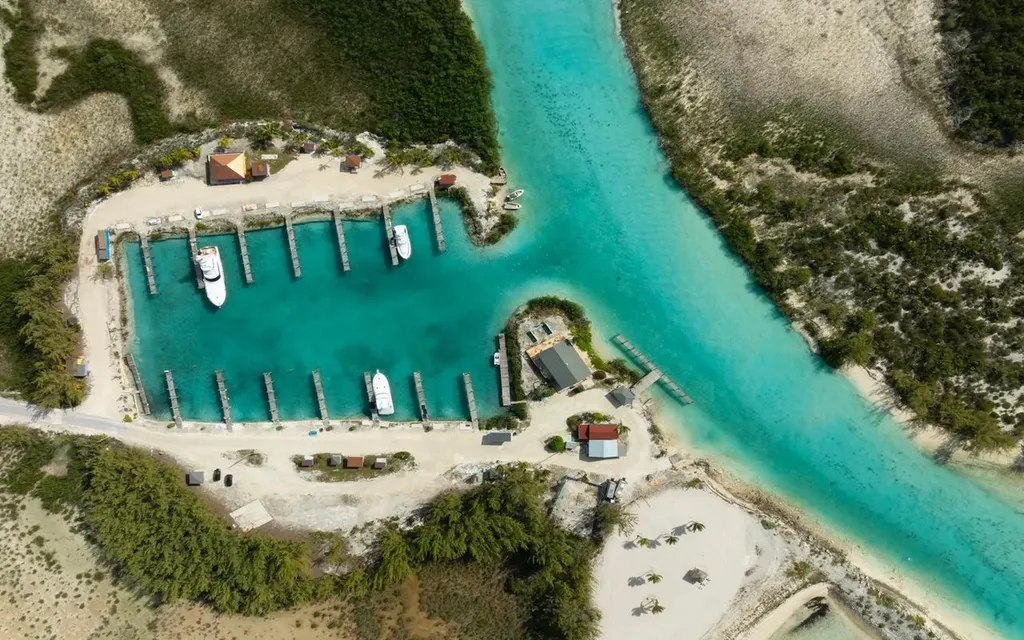 Hawk's Nest Resort Cat Island BS