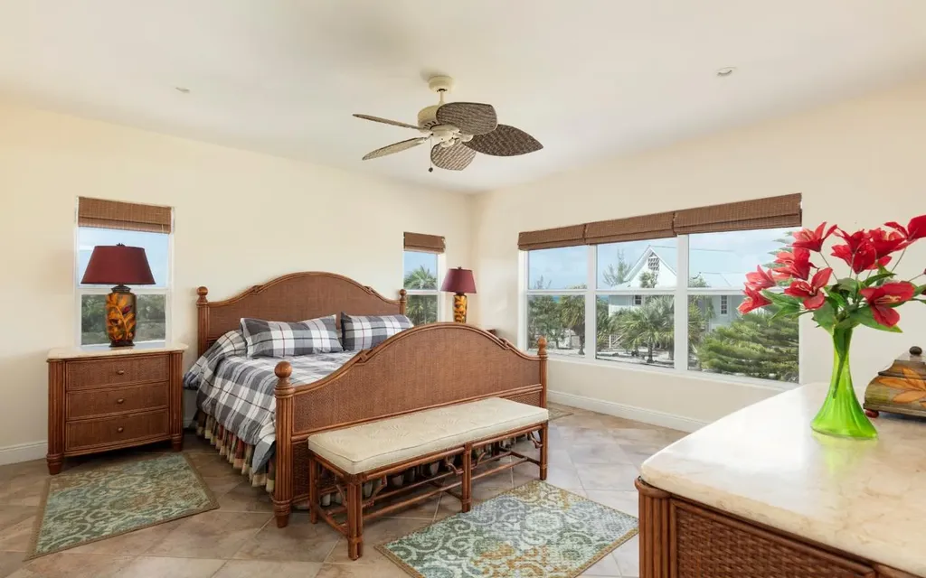 Hawk's Nest Resort Cat Island BS