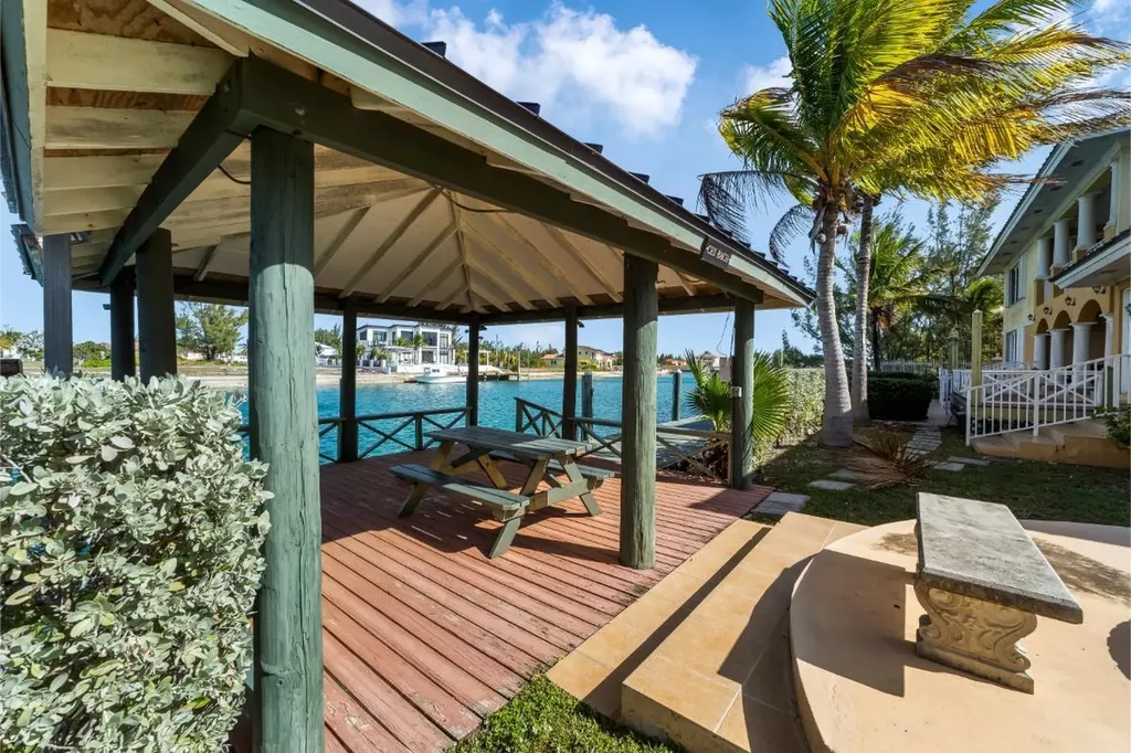 Princess Isle 14a Grand Bahama Freeport BS