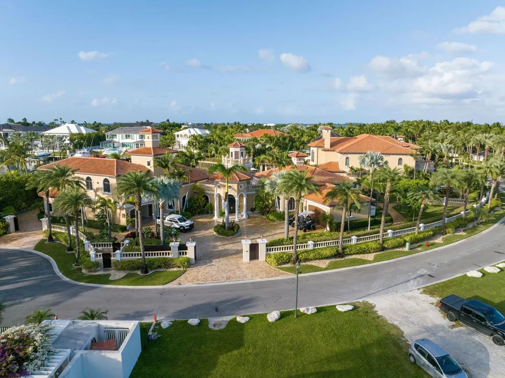 Islands End 77 & 78 New Providence Paradise Island BS