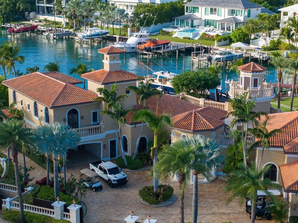 Islands End 77 & 78 New Providence Paradise Island BS