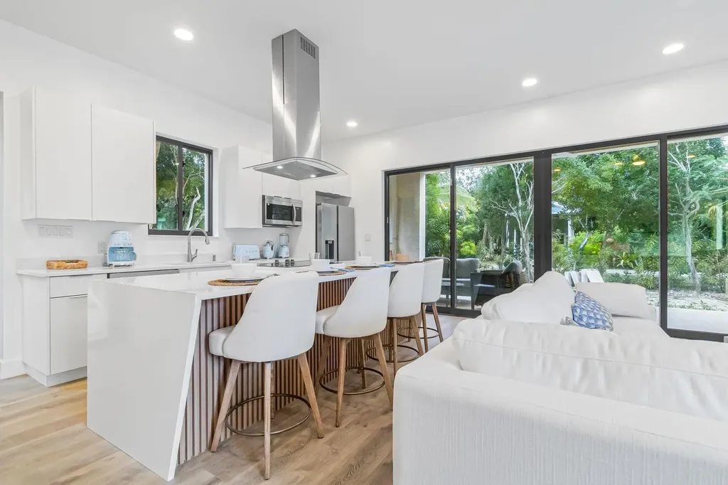 Rising Star Eleuthera BS