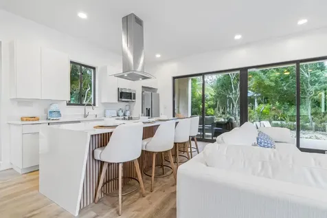 Rising Star Eleuthera BS