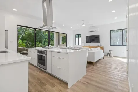 Rising Star Eleuthera BS