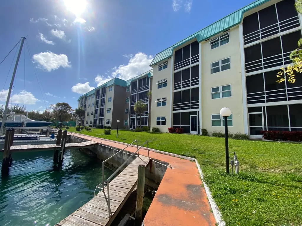 Cove House Condominiums Grand Bahama Freeport BS
