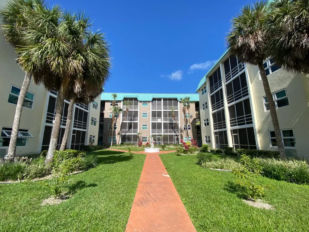 Cove House Condominiums Grand Bahama Freeport BS