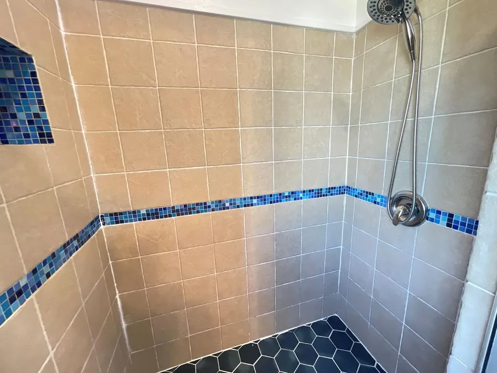 Hope Town, Lucky Star Abaco BS