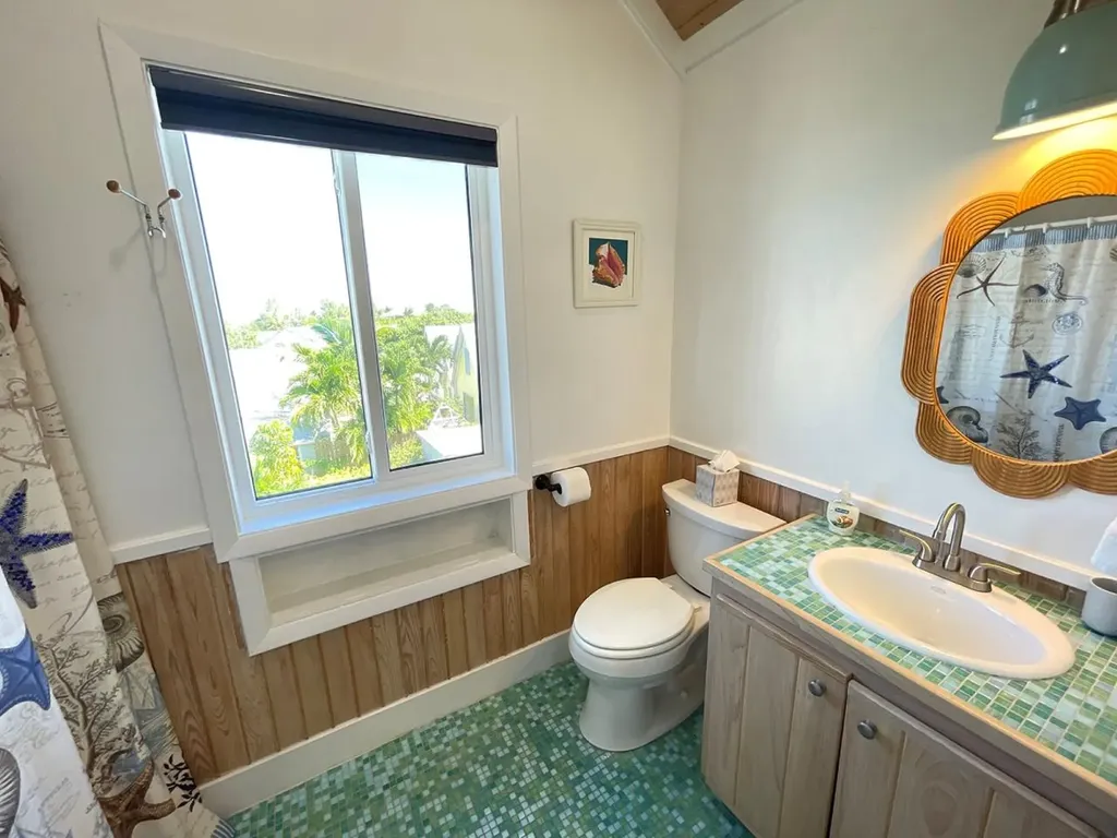 Hope Town, Lucky Star Abaco BS