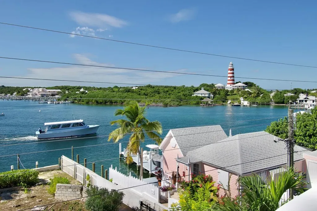 Hope Town, Lucky Star Abaco BS