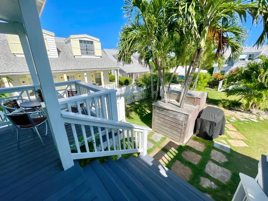 Hope Town, Lucky Star Abaco BS