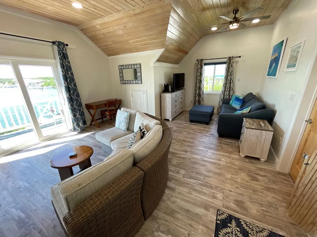 Hope Town, Lucky Star Abaco BS