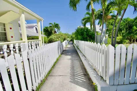 Hope Town, Lucky Star Abaco BS