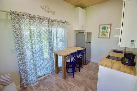 Hope Town, Lucky Star Abaco BS