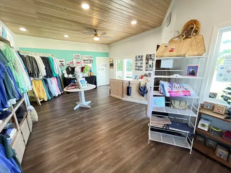 Hope Town, Lucky Star Abaco BS