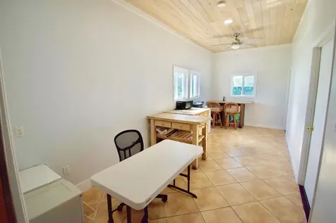 Hope Town, Lucky Star Abaco BS