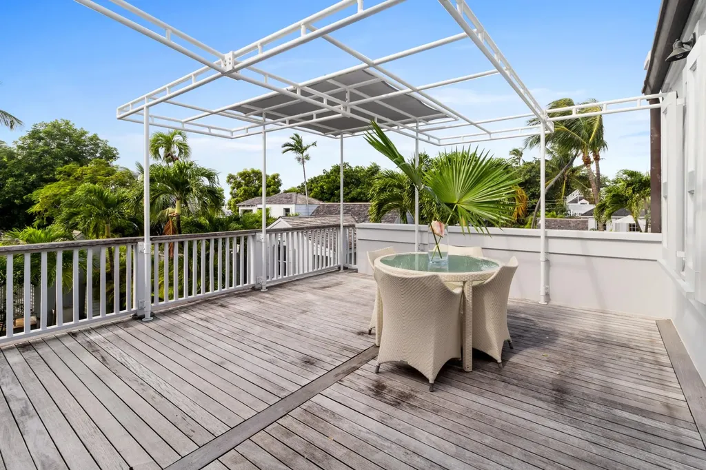 Java Estate Eleuthera BS