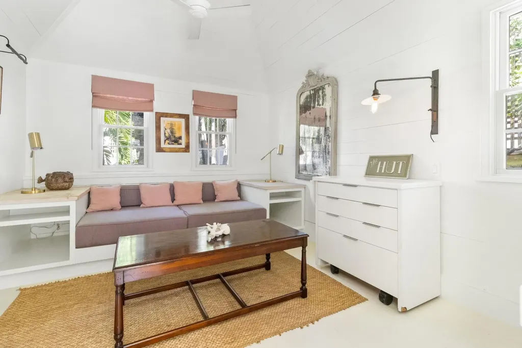 Java Estate Eleuthera BS