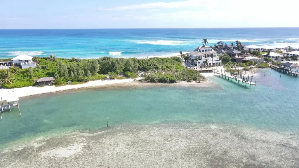 Lot B White Sound Abaco BS