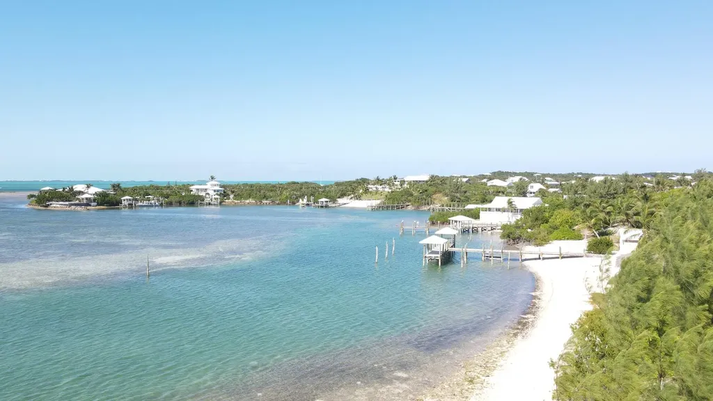 Lot B White Sound Abaco BS