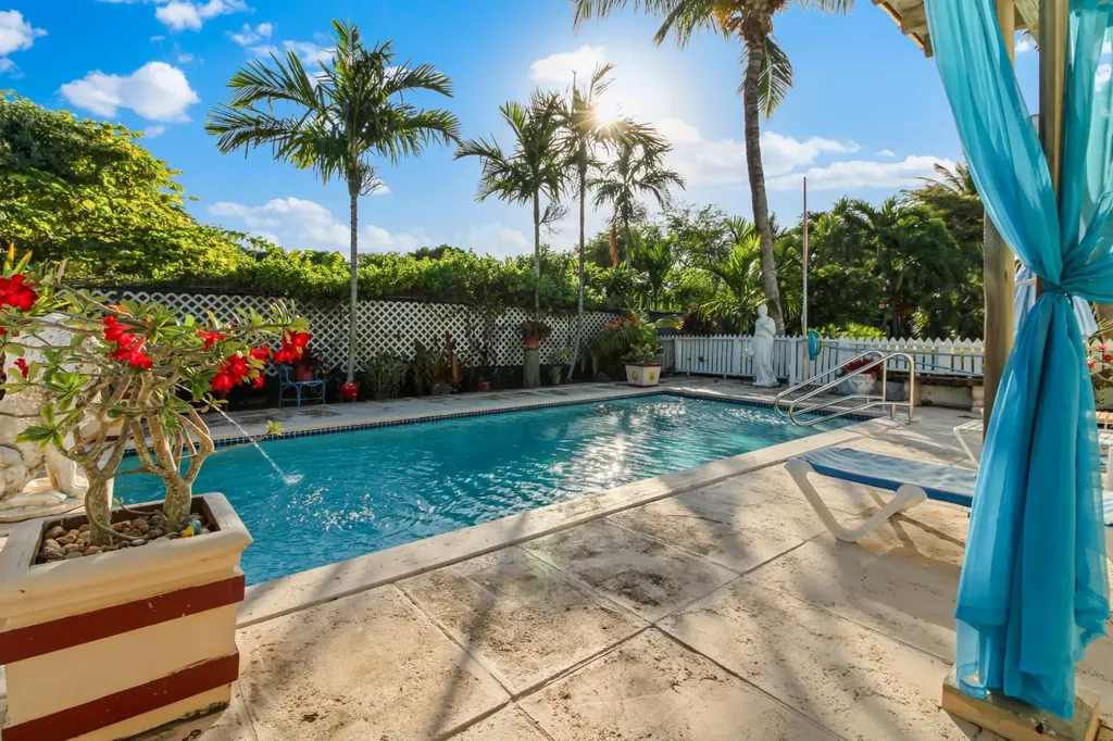 Tower Heights 15 New Providence Paradise Island BS