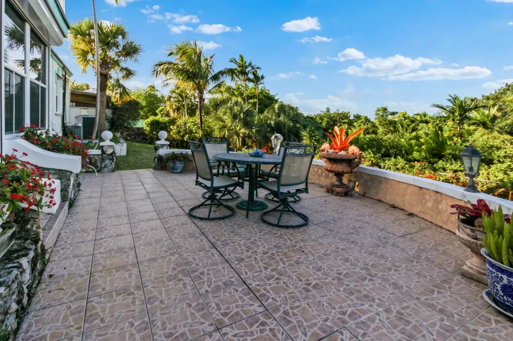 Tower Heights 15 New Providence Paradise Island BS