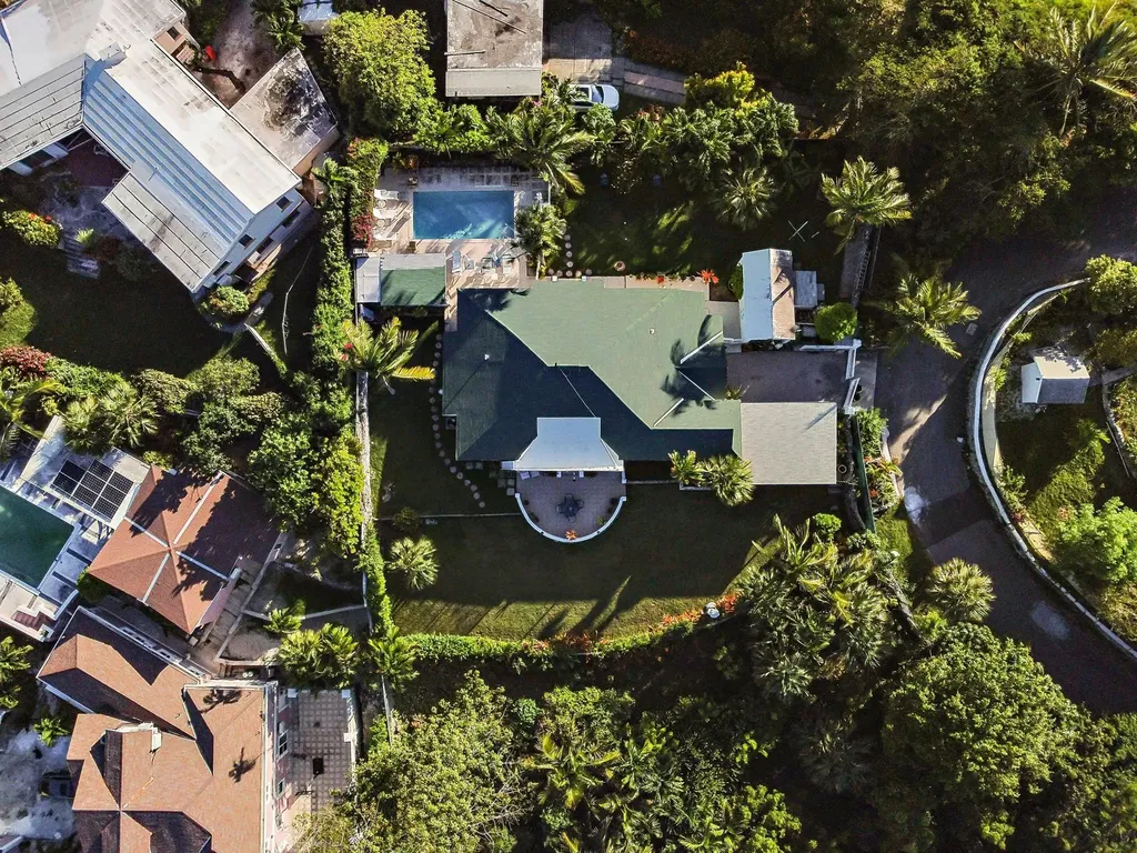 Tower Heights 15 New Providence Paradise Island BS