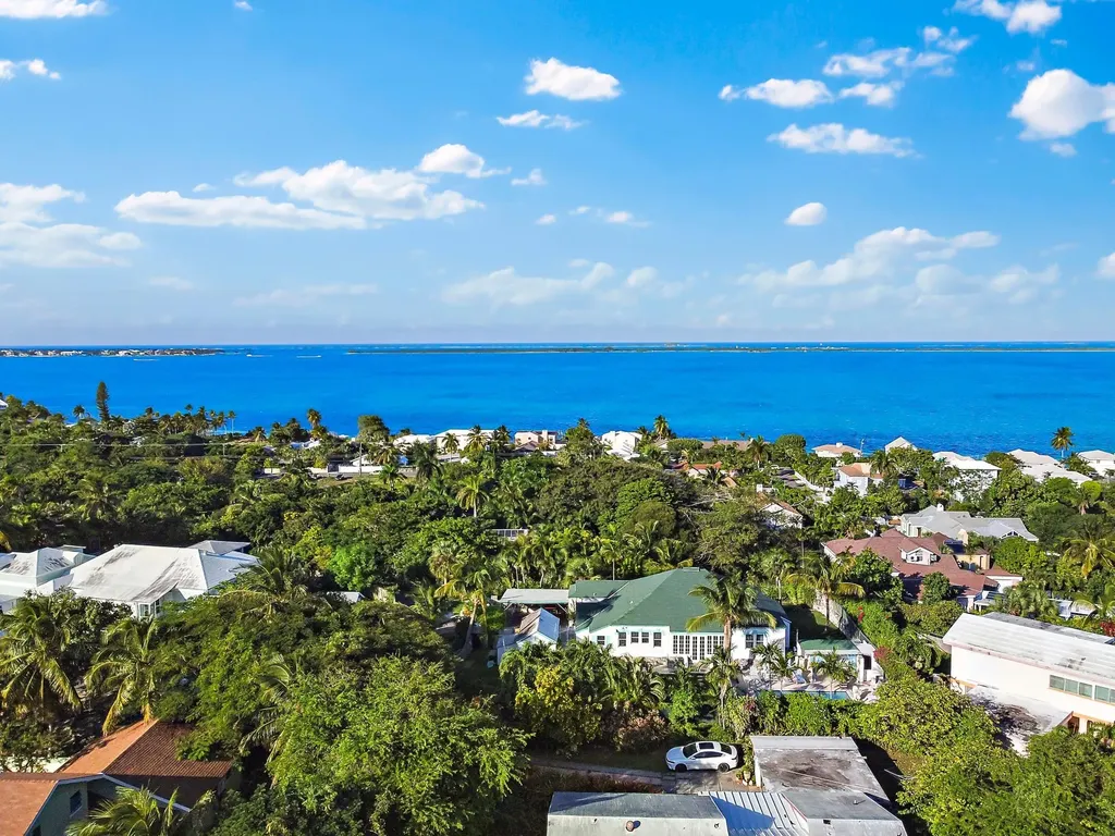 Tower Heights 15 New Providence Paradise Island BS