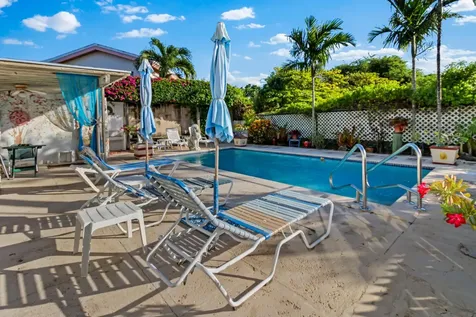 Tower Heights 15 New Providence Paradise Island BS