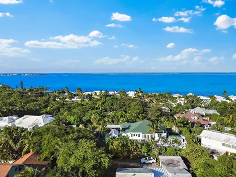 Tower Heights 15 New Providence Paradise Island BS