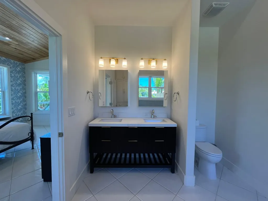 Treasure Cay Road Sunnyside Abaco BS