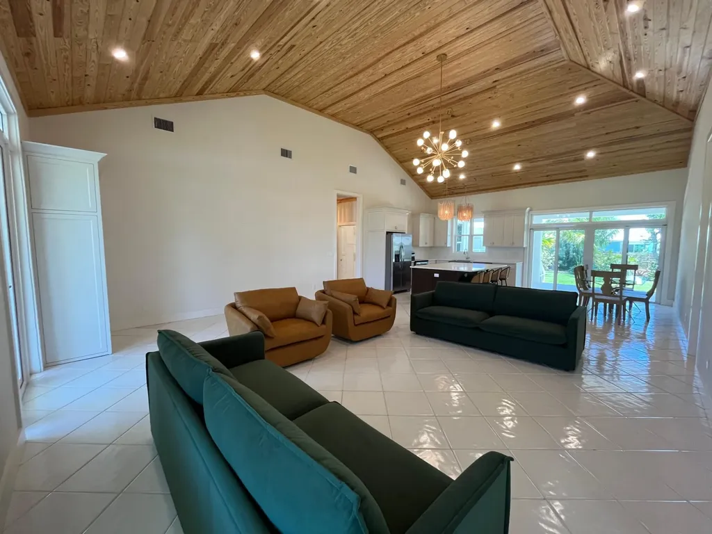 Treasure Cay Road Sunnyside Abaco BS