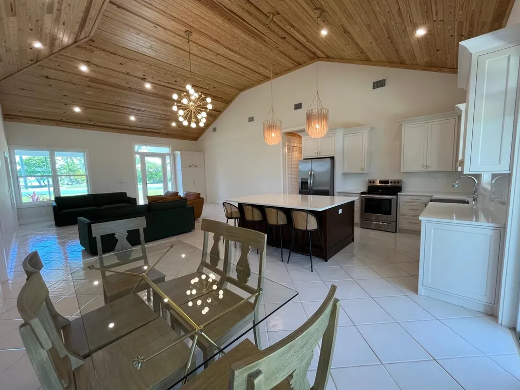 Treasure Cay Road Sunnyside Abaco BS