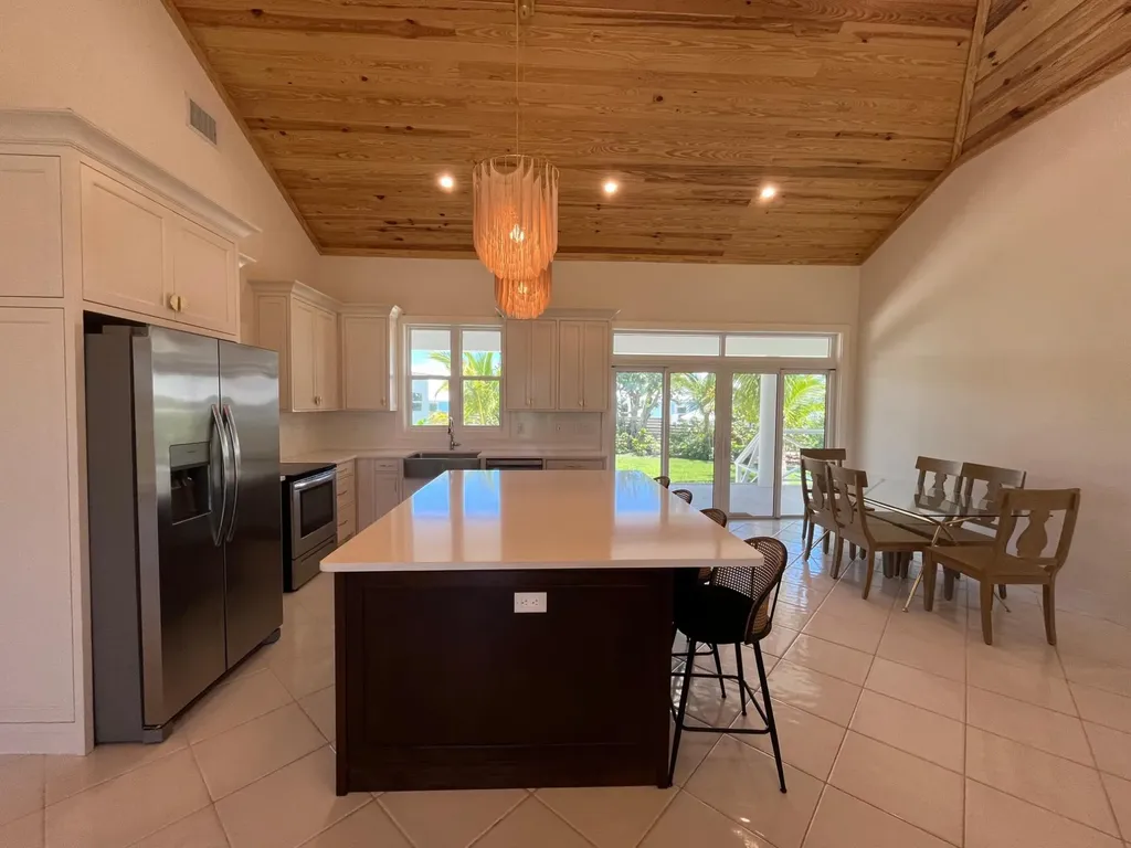 Treasure Cay Road Sunnyside Abaco BS