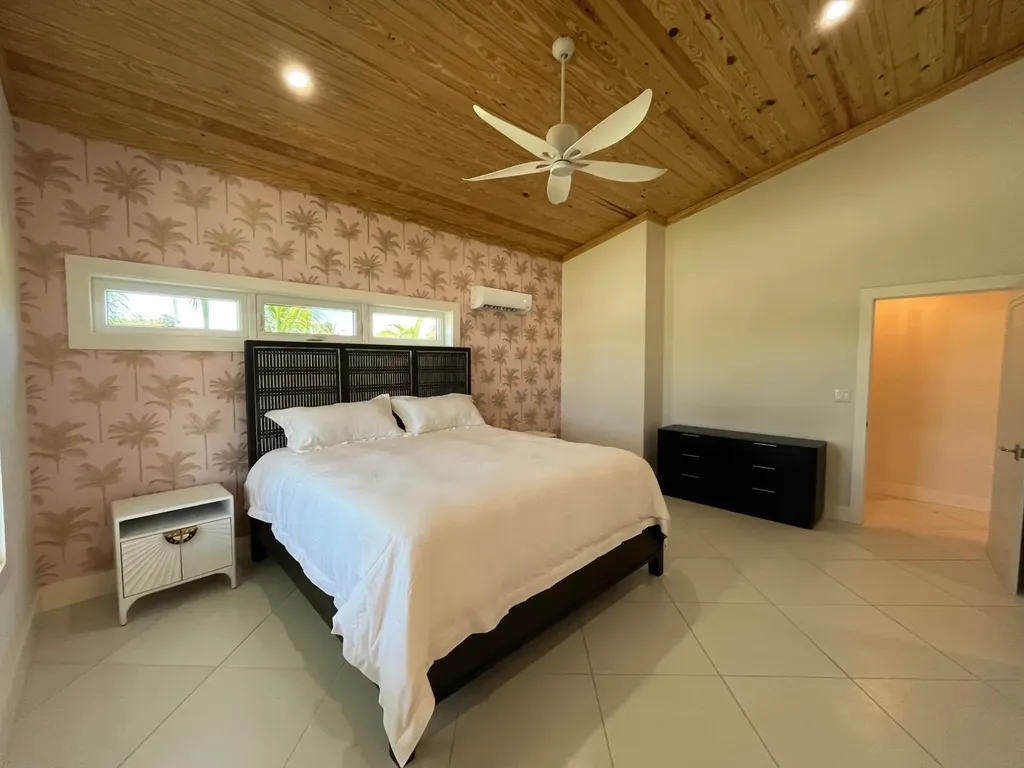 Treasure Cay Road Sunnyside Abaco BS