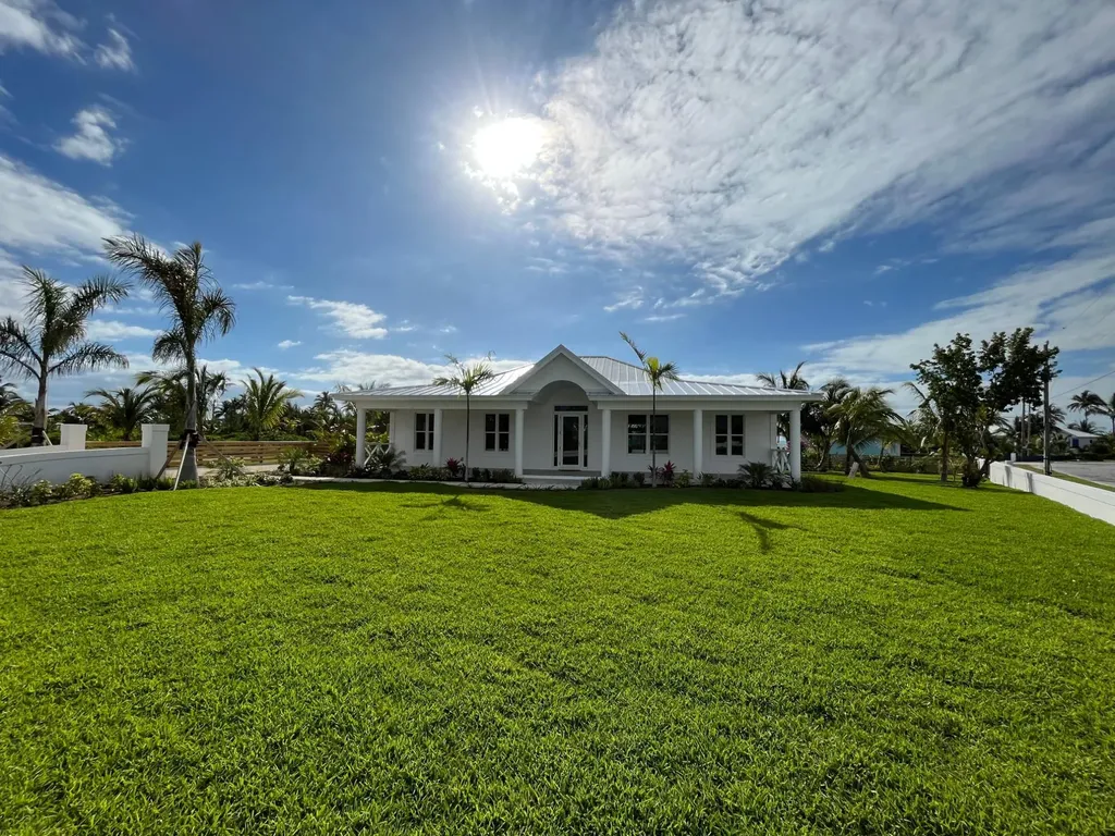 Treasure Cay Road Sunnyside Abaco BS