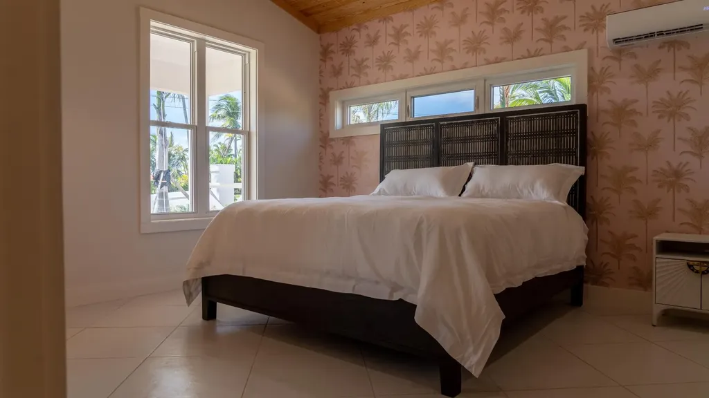 Treasure Cay Road Sunnyside Abaco BS