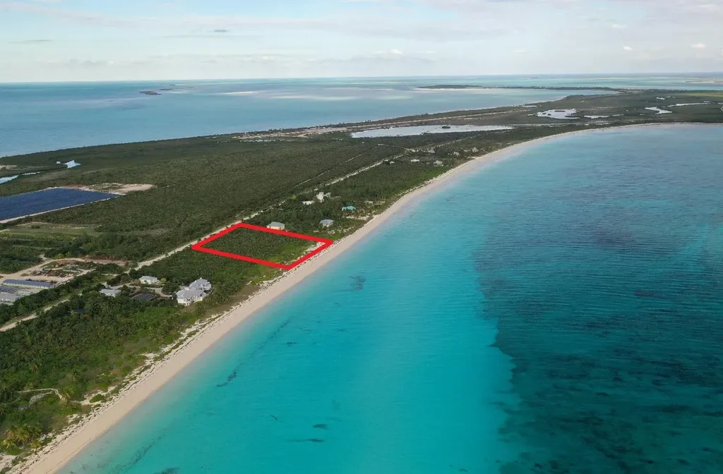 Queens Beach- Chub Cay Berry Islands BS