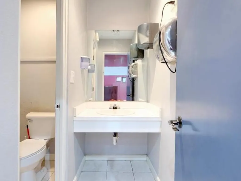 Unit #17/18 - Office #3 New Providence Paradise Island BS