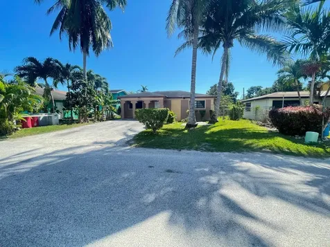 Carmichael Road Triplex New Providence Paradise Island BS