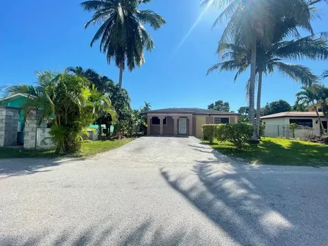 Carmichael Road Triplex New Providence Paradise Island BS