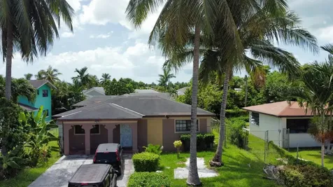 Carmichael Road Triplex New Providence Paradise Island BS