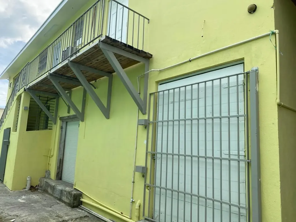 Carib Road, Pyfrom's Addi New Providence Paradise Island BS