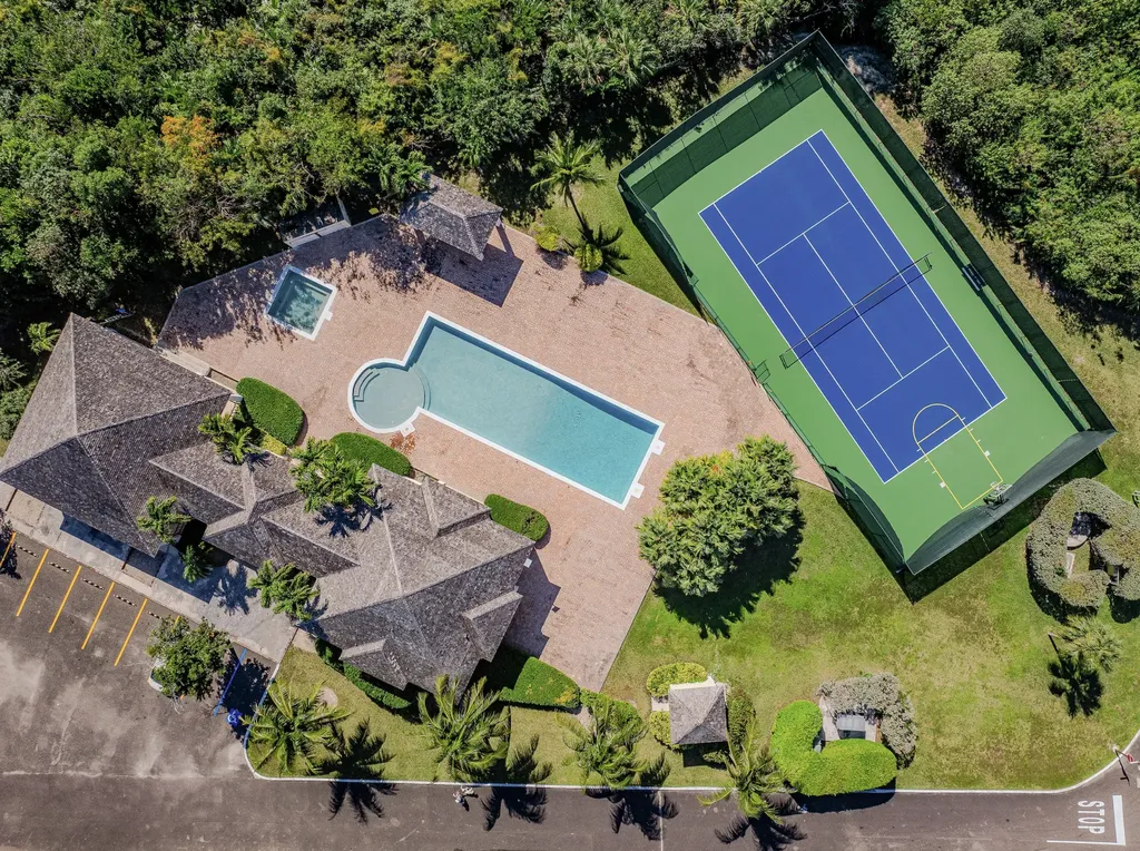 1 Saffron Hill New Providence Paradise Island BS