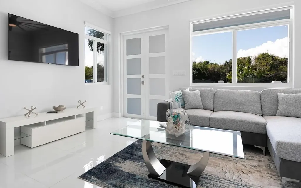 Caves Hilltop New Providence Paradise Island BS