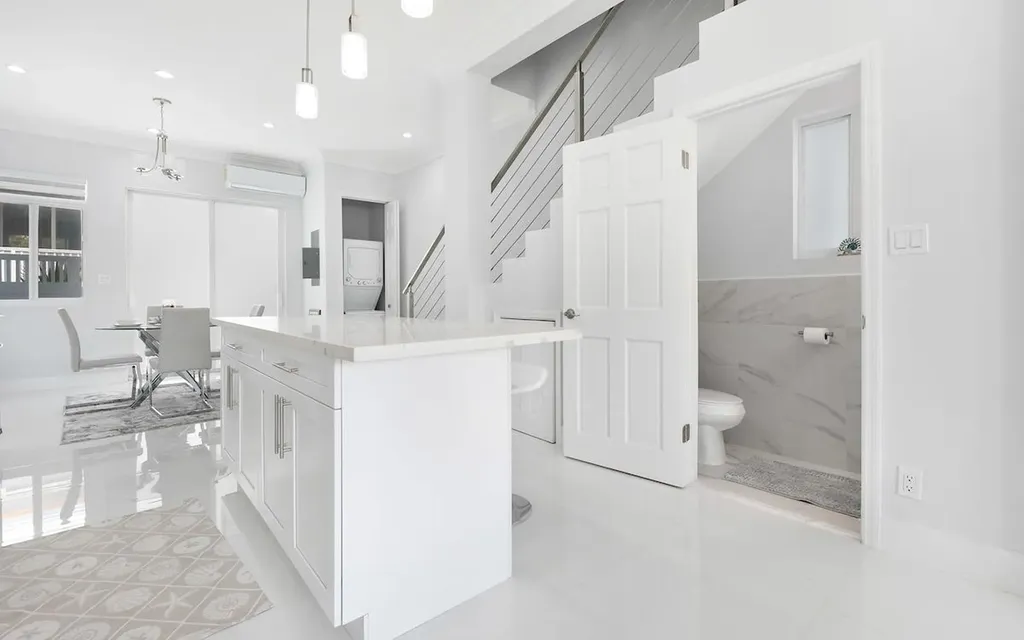 Caves Hilltop New Providence Paradise Island BS