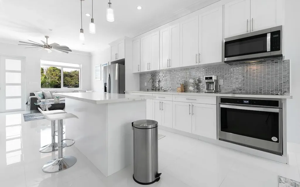 Caves Hilltop New Providence Paradise Island BS