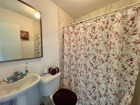 Kim's Crescent, Baillou H New Providence Paradise Island BS