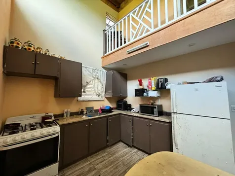 Kim's Crescent, Baillou H New Providence Paradise Island BS