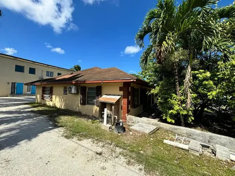 Kim's Crescent, Baillou H New Providence Paradise Island BS